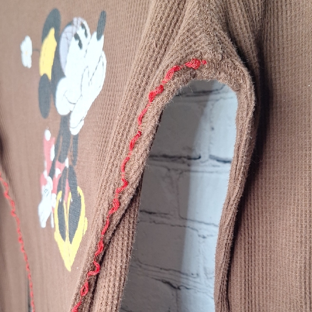 Disneyland Resorts Brown Thermal Long Sleeve Minnie Mouse Character Tee Sz Med - Picture 4 of 8